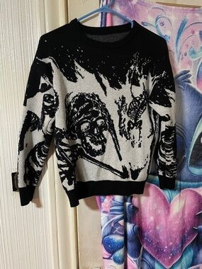 Black & White Graphic Skull Knit Sweater